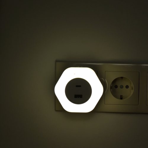 Ledvance éjszakai LED irányfény 2 USB csatlakozóval, fehér (Lunetta Hexagon)